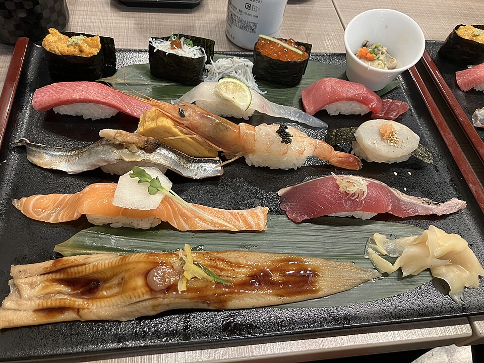 寿司参考照片，并非成田机场店铺的菜品